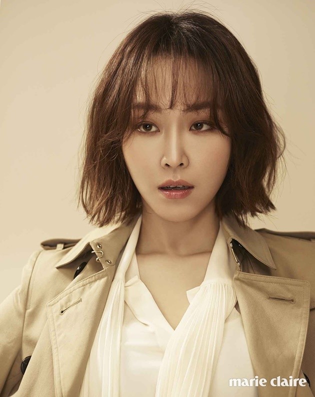 Gambar Foto Seo Hyun Jin di Majalah Marie Claire Edisi Januari 2017