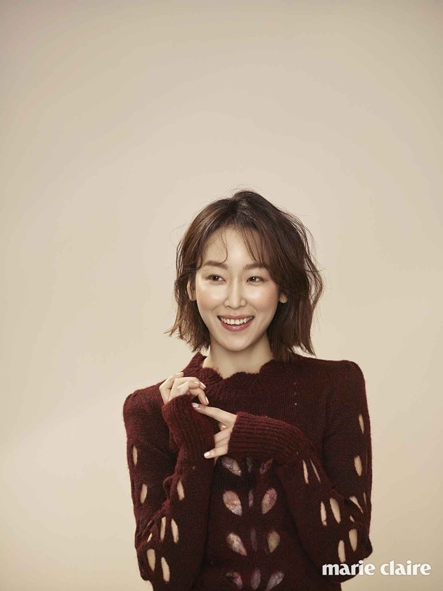 Gambar Foto Seo Hyun Jin di Majalah Marie Claire Edisi Januari 2017
