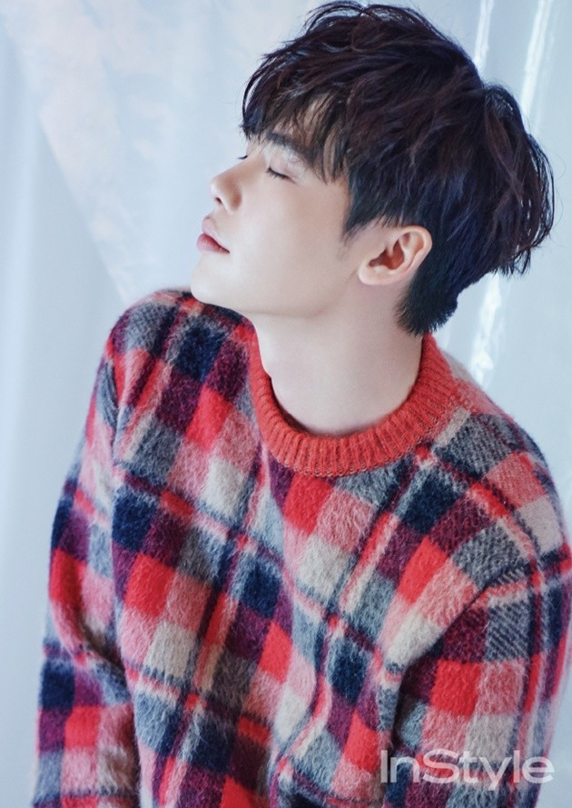 Gambar Foto Lee Jong Suk di Majalah InStyle Edisi Oktober 2016