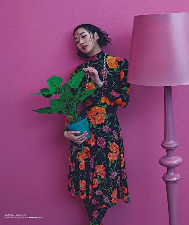 Gambar Foto Kim Go Eun di Majalah W Edisi Maret 2017
