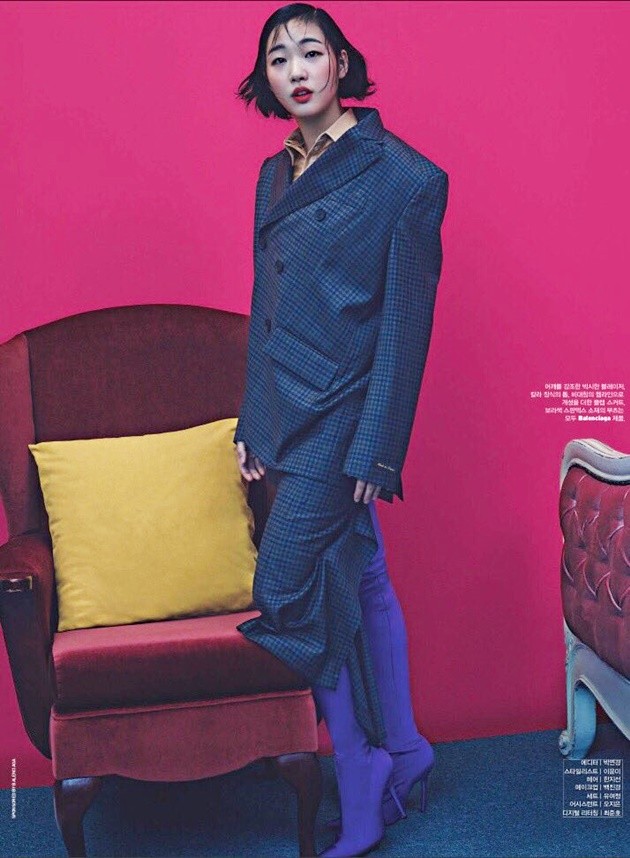 Gambar Foto Kim Go Eun di Majalah W Edisi Maret 2017