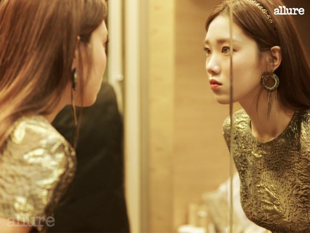Gambar Foto Lee Sung Kyung di Majalah Allure Edisi Februari 2017