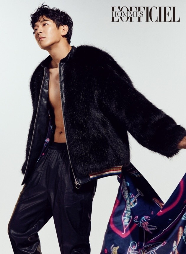 Gambar Foto Ji Soo di Majalah L'Officiel Hommes Edisi Desember 2016