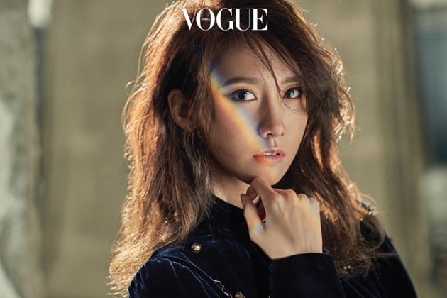 Gambar Foto Yoona Girls' Generation di Majalah Vogue Edisi Oktober 2016