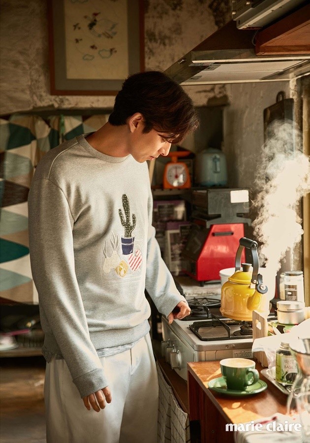 Gambar Foto Gong Yoo di Majalah Marie Claire Edisi April 2017