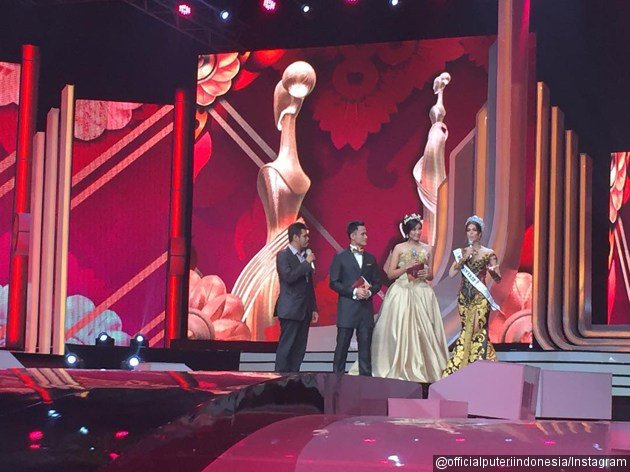 Foto Miss Universe 2016 Iris Mittenaere Tampil Untuk Menyampaikan Rasa Cintanya Pada Indonesia