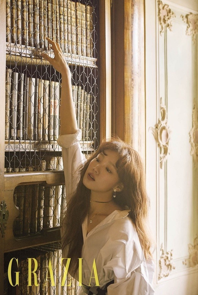 Gambar Foto Lee Sung Kyung di Majalah Grazia Edisi April 2017