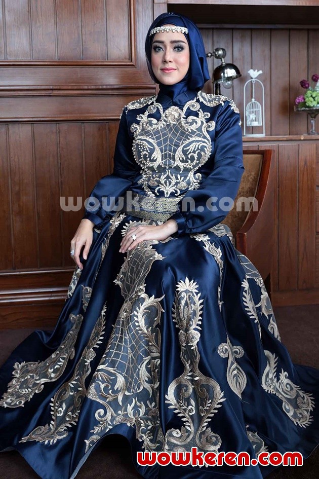Gambar Foto Cantiknya Fairuz A. Rafiq pada Hari Lamaran