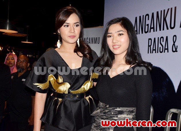 Gambar Foto Raisa dan Isyana Sarasvati Rilis Single Duet Berjudul 'Anganku Anganmu'