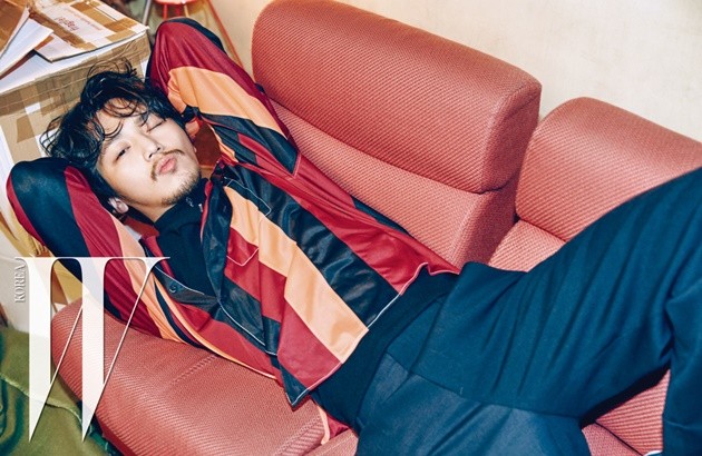 Gambar Foto Byun Yo Han di Majalah W Edisi Februari 2016