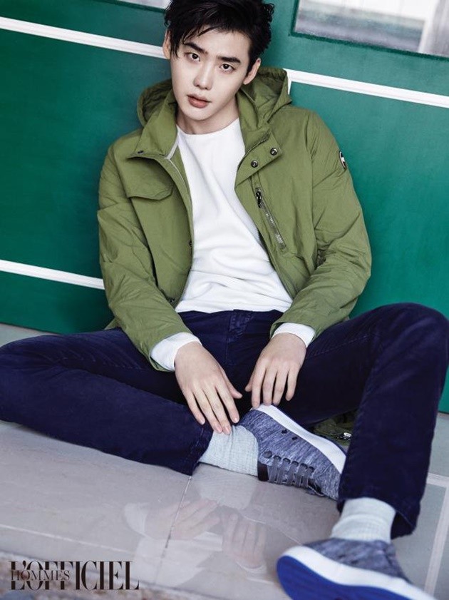 Gambar Foto Lee Jong Suk di Majalah L'Officiel Hommes Edisi Maret 2017