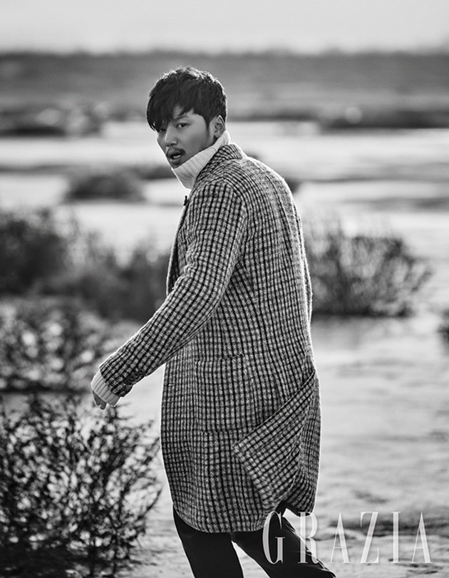 Gambar Foto Byun Yo Han di Majalah Grazia Edisi Desember 2016