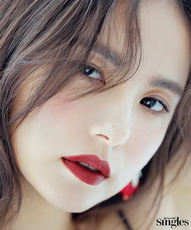 Gambar Foto Min Hyo Rin di Majalah Singles Edisi Oktober 2016
