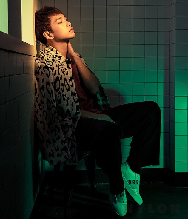 Gambar Foto Rain di Majalah Nylon Edisi Februari 2017