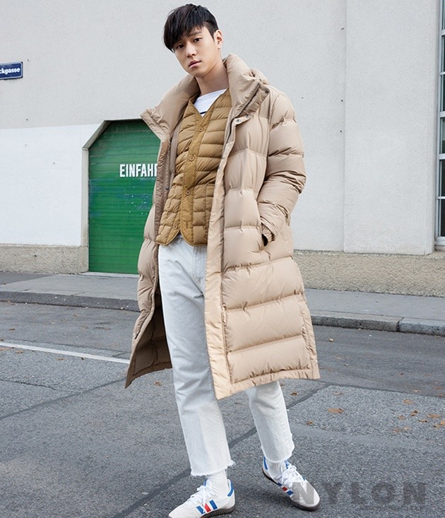 Gambar Foto Go Kyung Pyo di Majalah Nylon Edisi Januari 2017