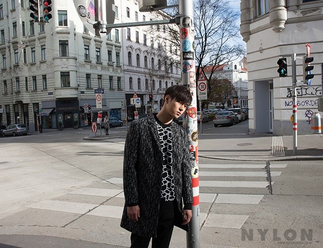 Gambar Foto Go Kyung Pyo di Majalah Nylon Edisi Januari 2017