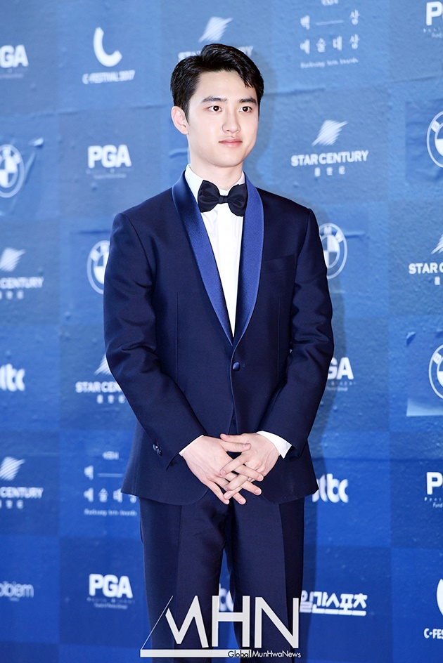 Gambar Foto D.O. EXO di Red Carpet Baeksang Arts Awards 2017