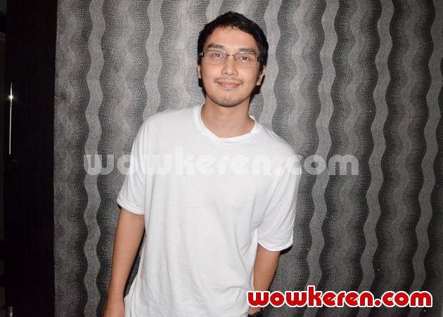 Gambar Foto Dimas Aditya di Konferensi Pers Film 'Pengabdi Setan'