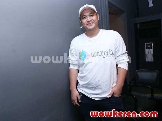 Gambar Foto Gilang Dirga di Konferensi Pers Platform Panaya.id
