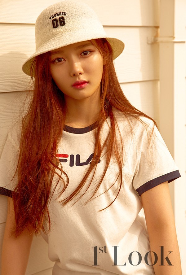 Gambar Foto Kim Yoo Jung di Majalah 1st Look vol. 131