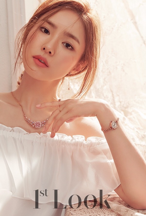 Gambar Foto Shin Se Kyung di Majalah 1st Look Vol. 133