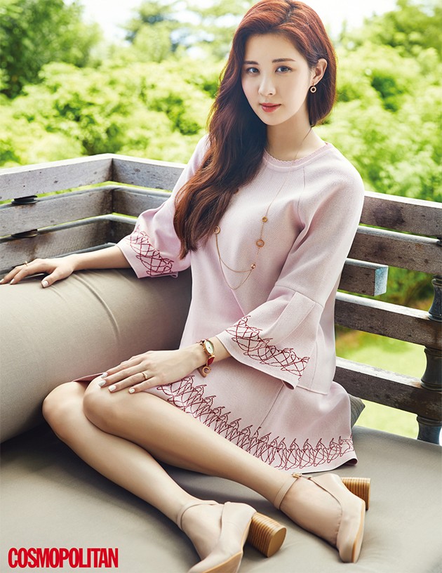 Gambar Foto Seohyun Girls' Generation di Majalah Cosmopolitan Edisi April 2017