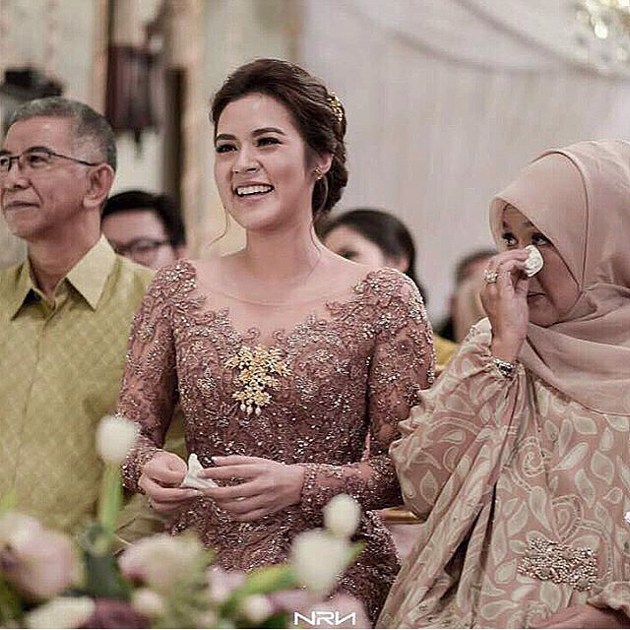 Foto Melihat sang kekasih dibuat salah tingkah, Raisa pun ...