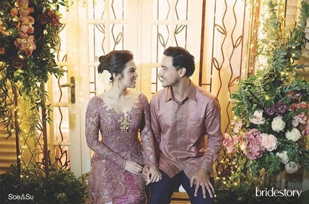 Foto Raisa dan Hamish Daud Memamerkan Foto Selfie Mereka 