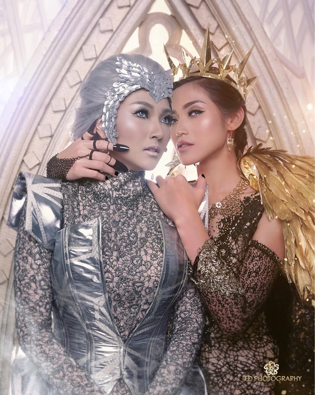 Gambar Foto Pemotretan Menawan Jessica Iskandar dan Sarwendah