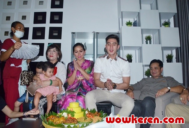 Foto Syukuran Rumah Baru Verrell Bramasta Foto 2 Dari 67