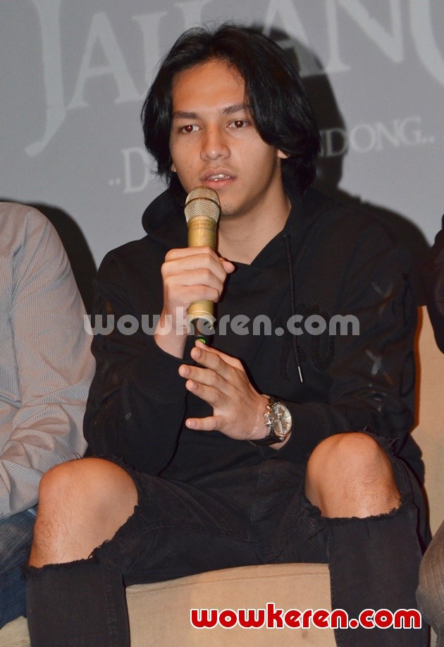 Gambar Foto Jefri Nichol di Konferensi Pers Peluncuran Trailer Film 'Jailangkung'