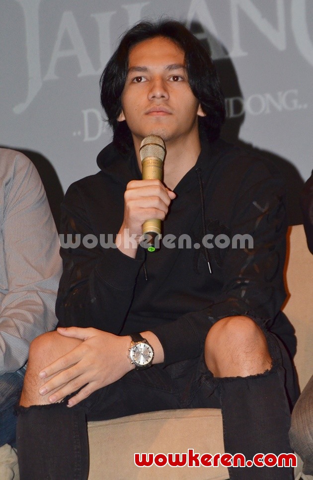 Gambar Foto Jefri Nichol di Konferensi Pers Peluncuran Trailer Film 'Jailangkung'