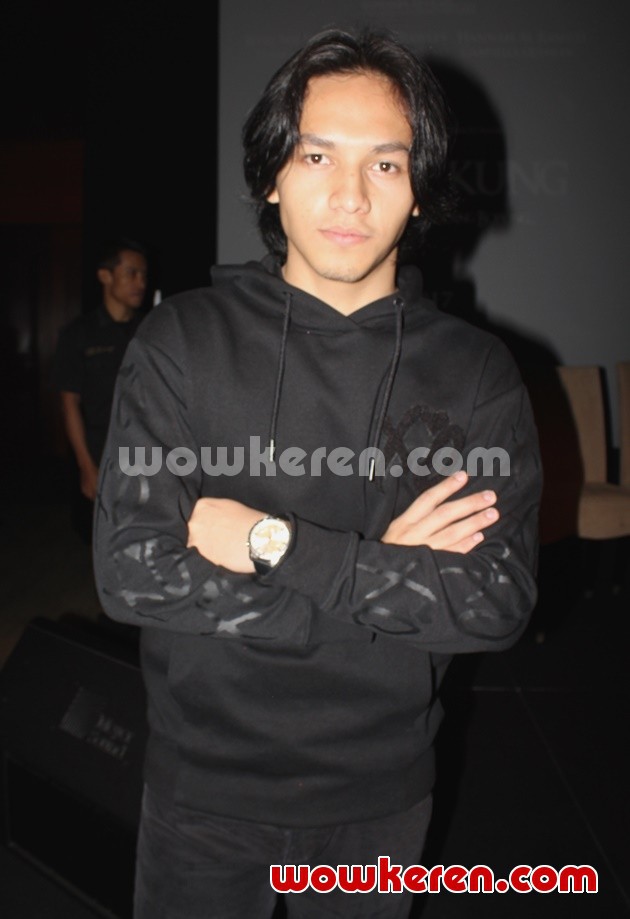 Gambar Foto Jefri Nichol di Konferensi Pers Peluncuran Trailer Film 'Jailangkung'