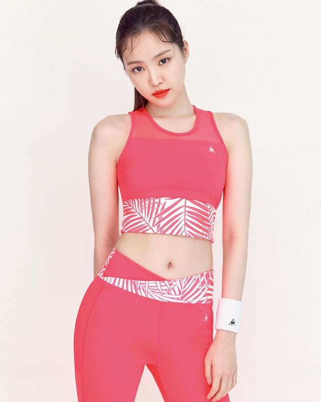 Gambar Foto Na Eun A Pink di Majalah W Edisi Juni 2017