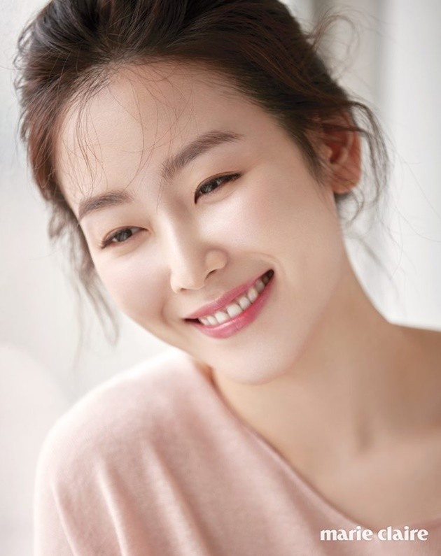 Gambar Foto Seo Hyun Jin di Majalah Marie Claire Edisi Juni 2017