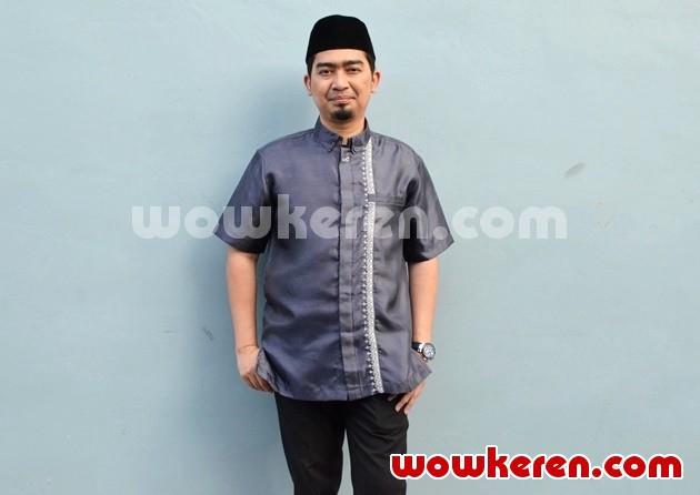 Gambar Foto Ustadz Solmed Usai Mengisi Program 'Rumpi'