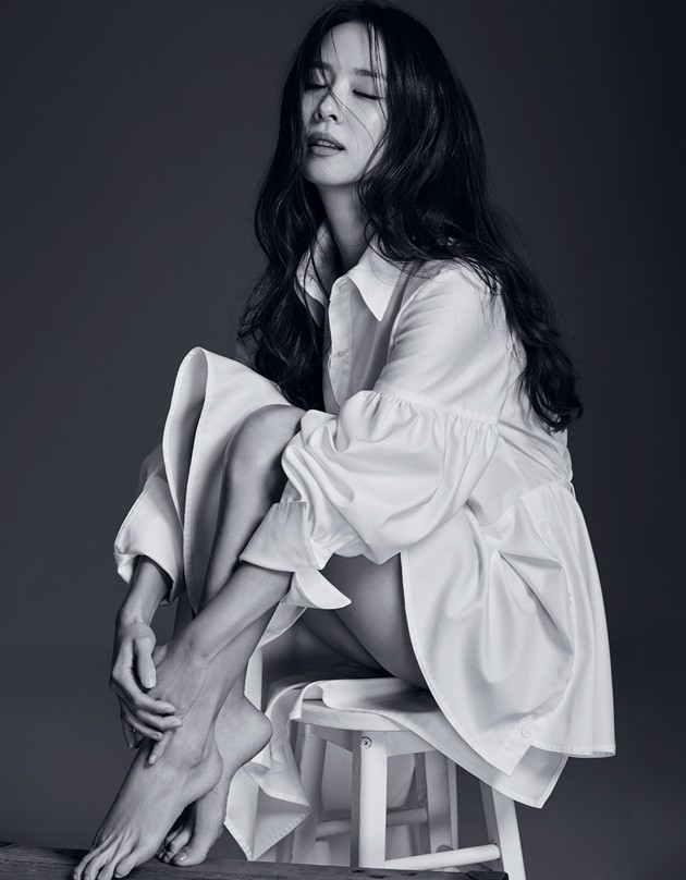 Gambar Foto Jo Yeo Jeong di Majalah Harper's Bazaar Edisi Maret 2017