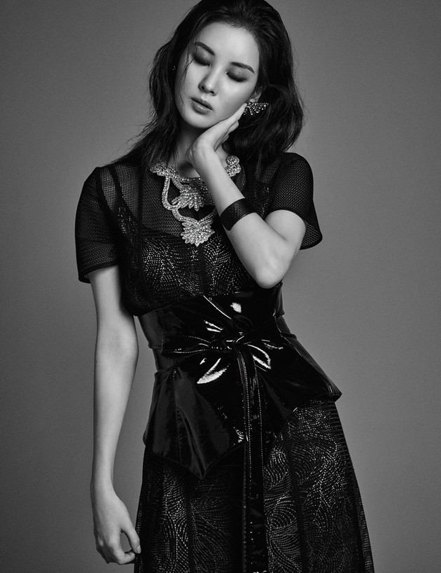 Gambar Foto Seohyun Girls' Generation di Majalah Harper's Bazaar Edisi Maret 2017