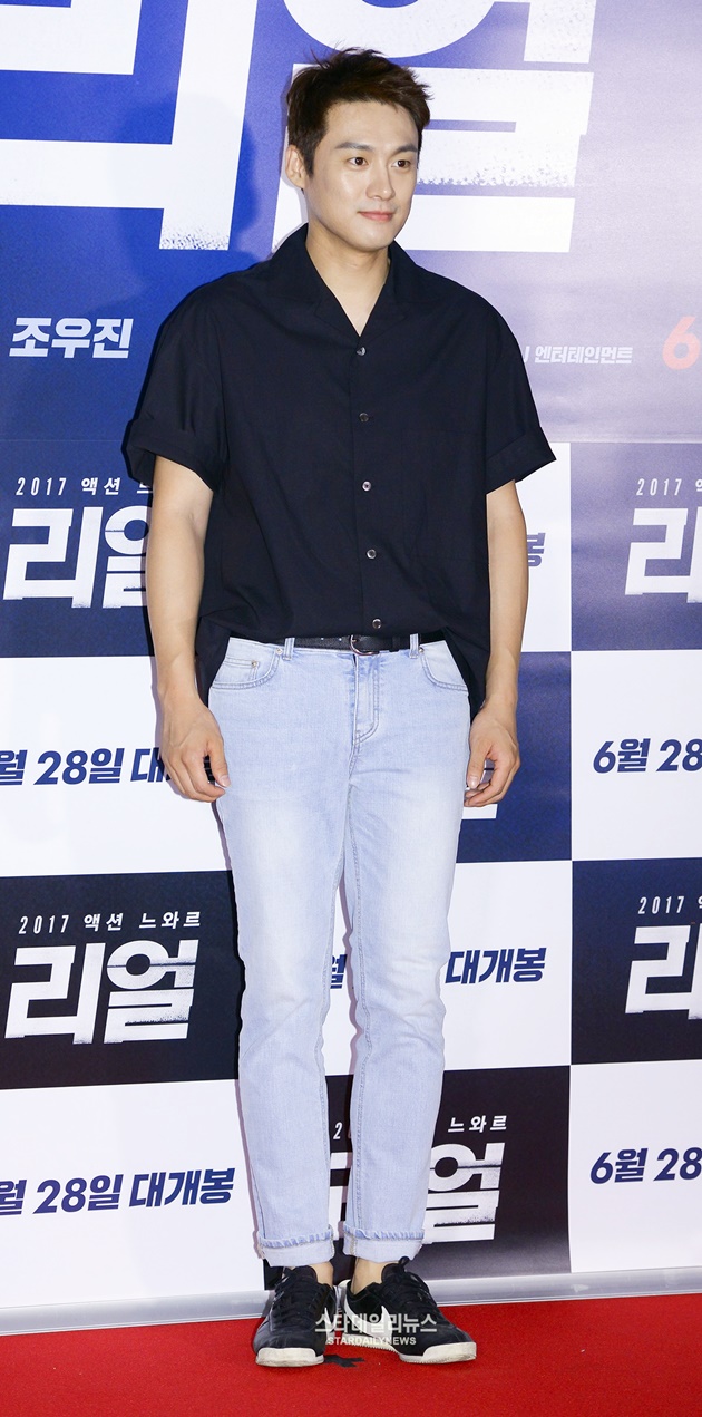 Gambar Foto Oh Sang Jin Hadiri Premiere Film 'Real'