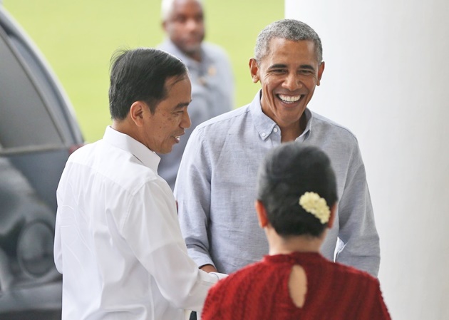 Gambar Foto Senyum Barack Obama Saat Berada di Bogor, Jawa Barat, Indonesia