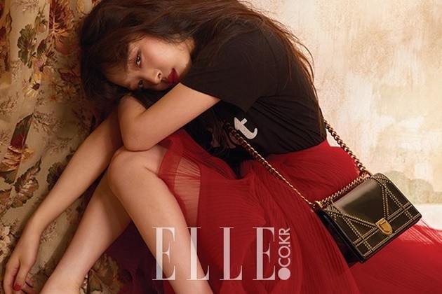 Gambar Foto Sulli di Majalah Elle Edisi Mei 2017