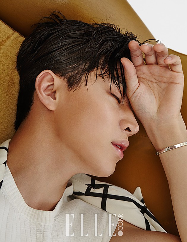 Gambar Foto Henry Super Junior di Majalah Elle Edisi Juli 2017