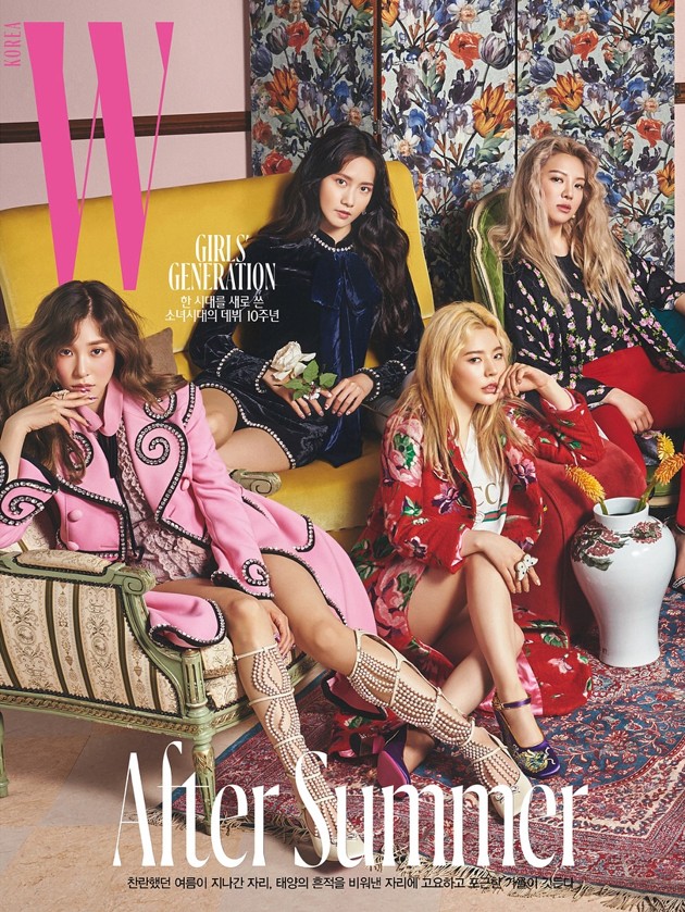 Foto Tiffany, Sunny, Yoona dan Hyoyeon Girls' Generation Tampil Elegan  di Majalah W Korea Edisi Agustus 2017