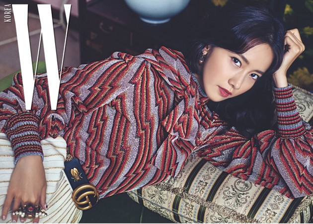 Gambar Foto Yoona Girls' Generation Tampil Elegan di Majalah W Korea Edisi Agustus 2017