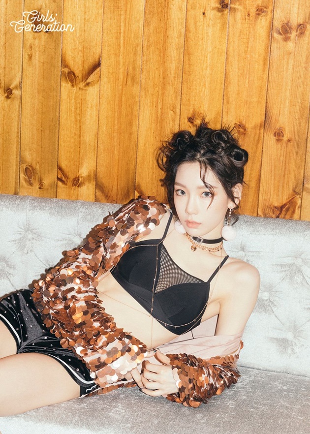 Gambar Foto Umbar Kulit Mulus, Tae Yeon Sukses Pukau Netter Lewat Foto Teaser 'Holiday Night'