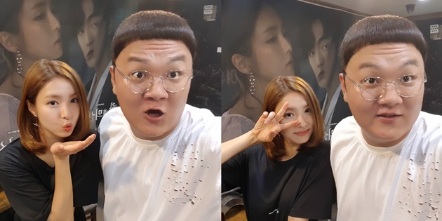 Gambar Foto Shin Se Kyung dan Park Kyu Sun Foto Bareng di Wrap Up Party Drama 'Bride of the Water God'