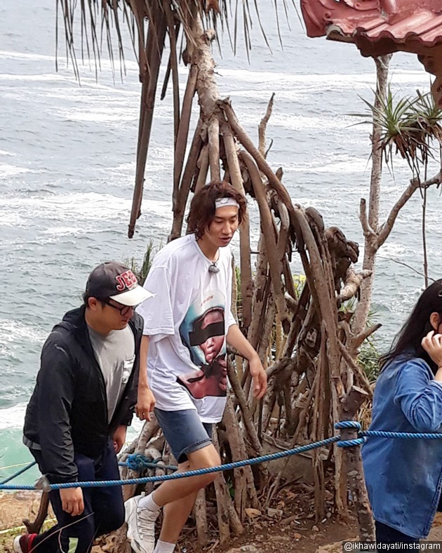 Gambar Foto Sayang, hingga kini belum diketahui pasti kapan episode Lee Kwang Soo dan Jeon So Min ini akan ditayangkan oleh 'Running Man'.