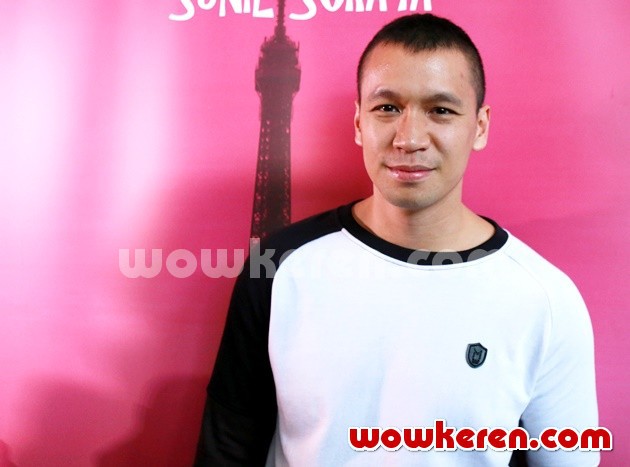 Gambar Foto Samuel Rizal di Konferensi Pers Film 'Eiffel I'm in Love 2'