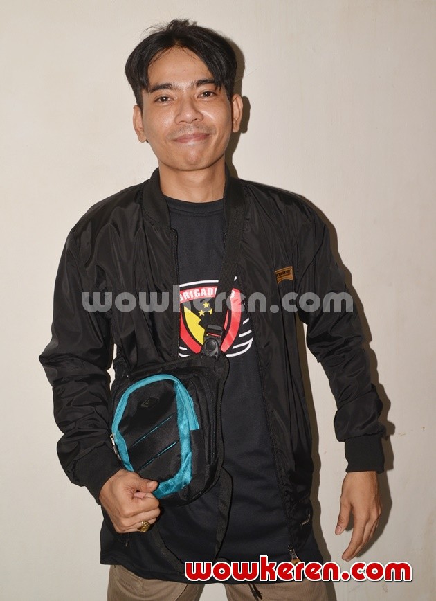 Aris Runtuwene: Berita, Foto, Video, Lirik Lagu, Profil 