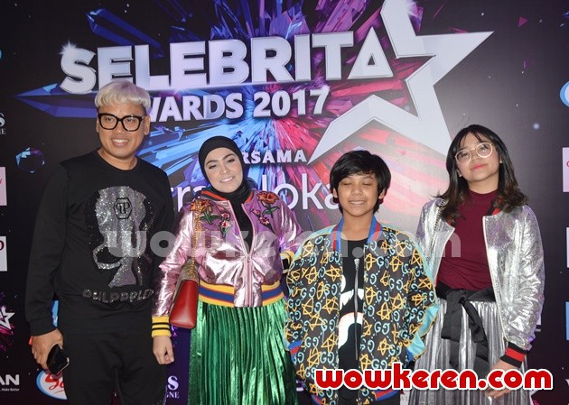 Gambar Foto Uya Kuya Hadiri Selebrita Awards 2017